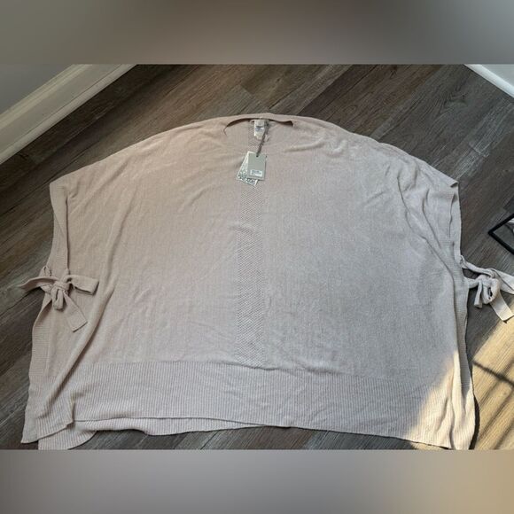 NWT Barefoot Dreams CozyChic Ultra Lite Hi Low Poncho with Side Ties Soft L XL - Picture 4 of 9